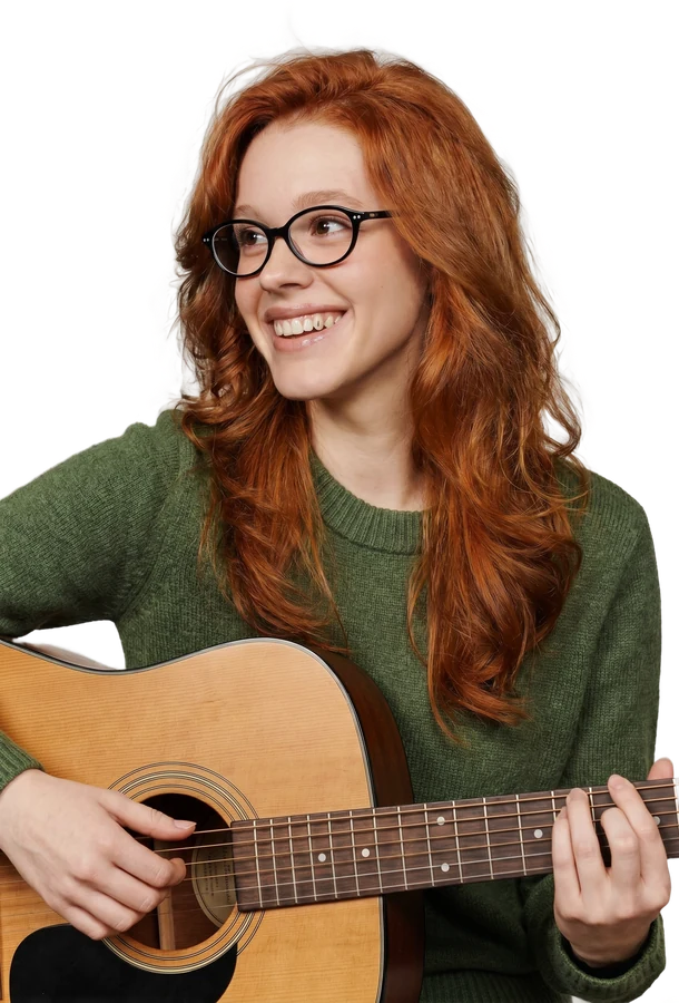 Músico do louvor tocando violão com o Charts