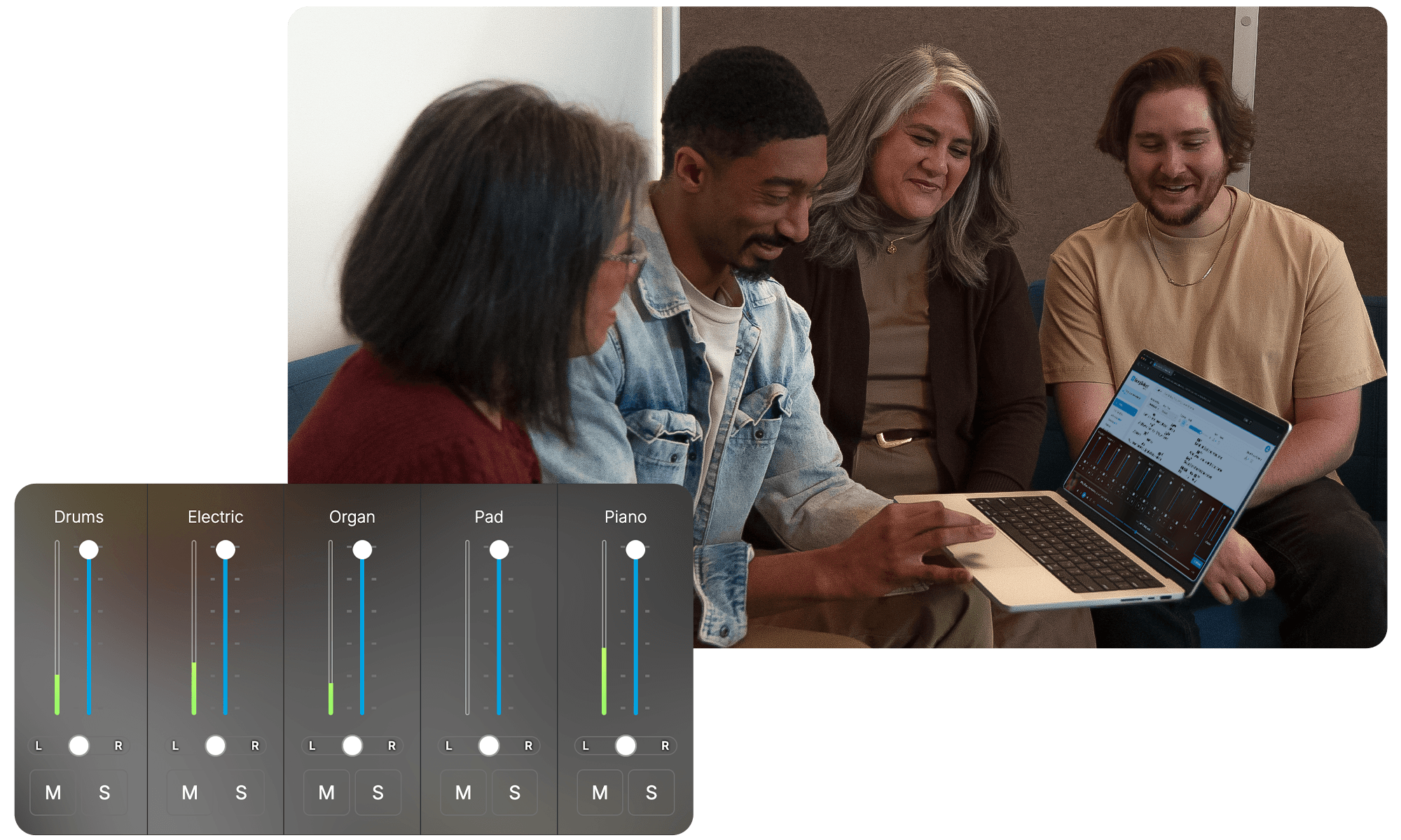 Uma equipe de louvor reunida em volta de um notebook usando o Dynamic Mixer do Rehearse, com faders para cada instrumento